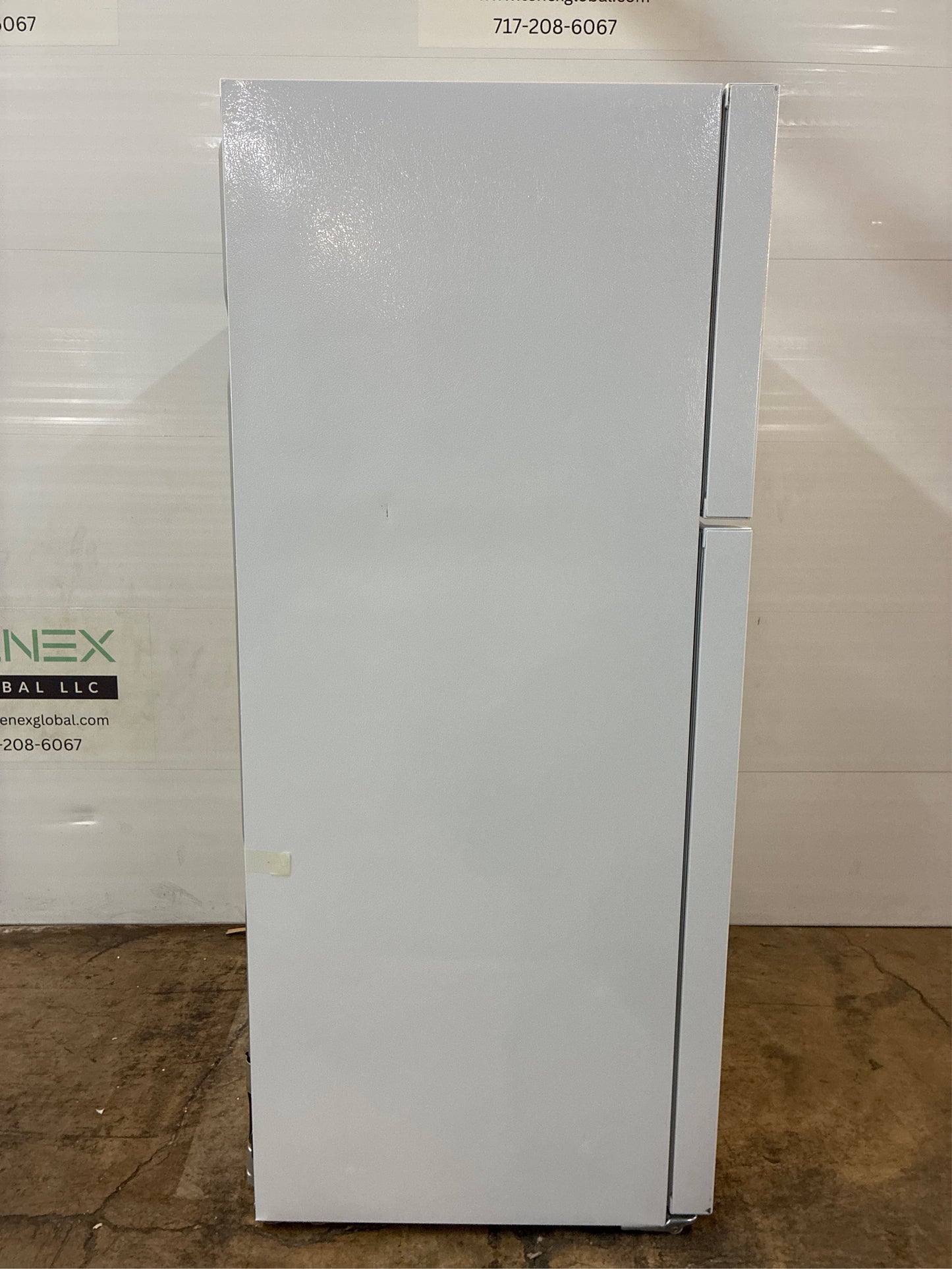 Frigidaire 18.2 cuft Top Freezer Refrigerator in White