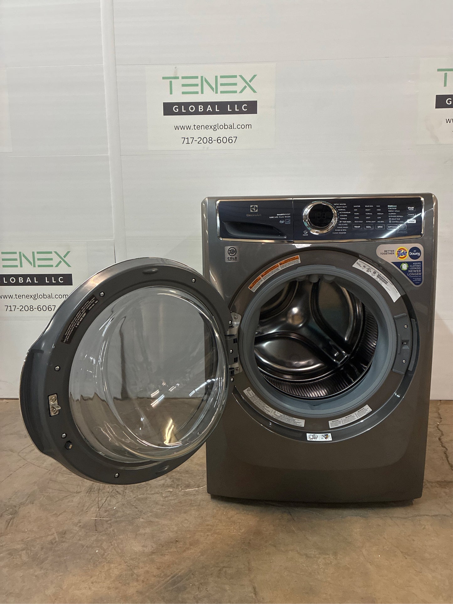 Electrolux 4.5 cu, ft. Front Load Washer - Titanium