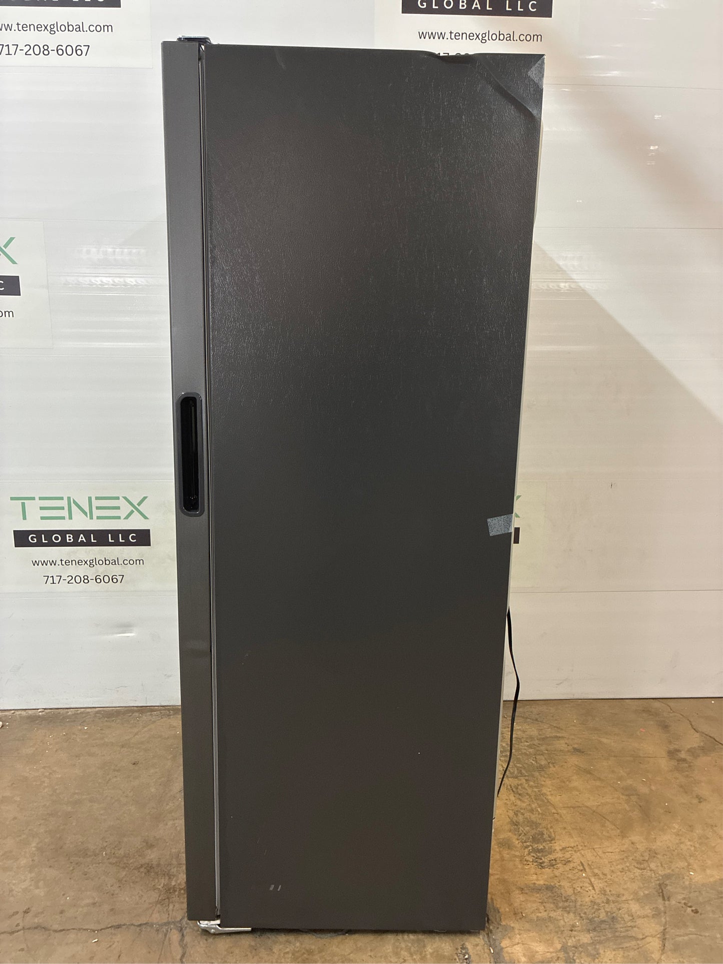 Frigidaire 32.6 in. Upright Freezer - 20 cu ft, Carbon