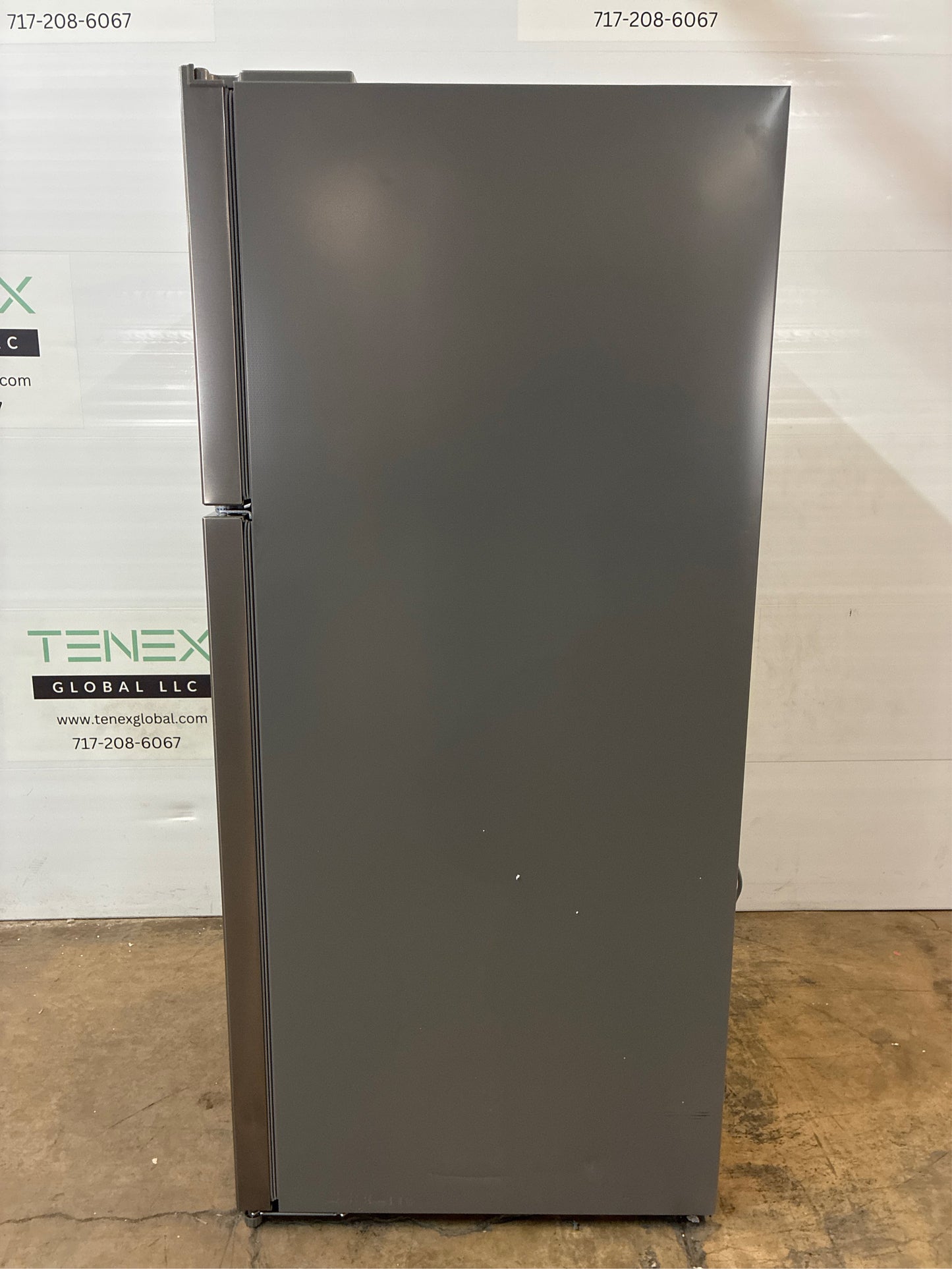 Frigidaire 17.6 cu. ft - Top Freezer Refrigerator