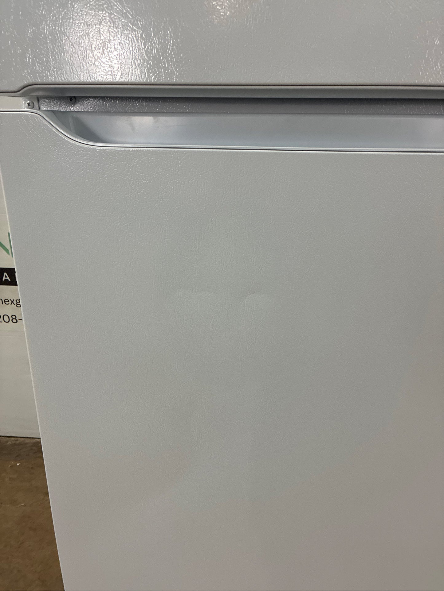 Frigidaire 18.2 cu. ft - Top Freezer Refrigerator in White
