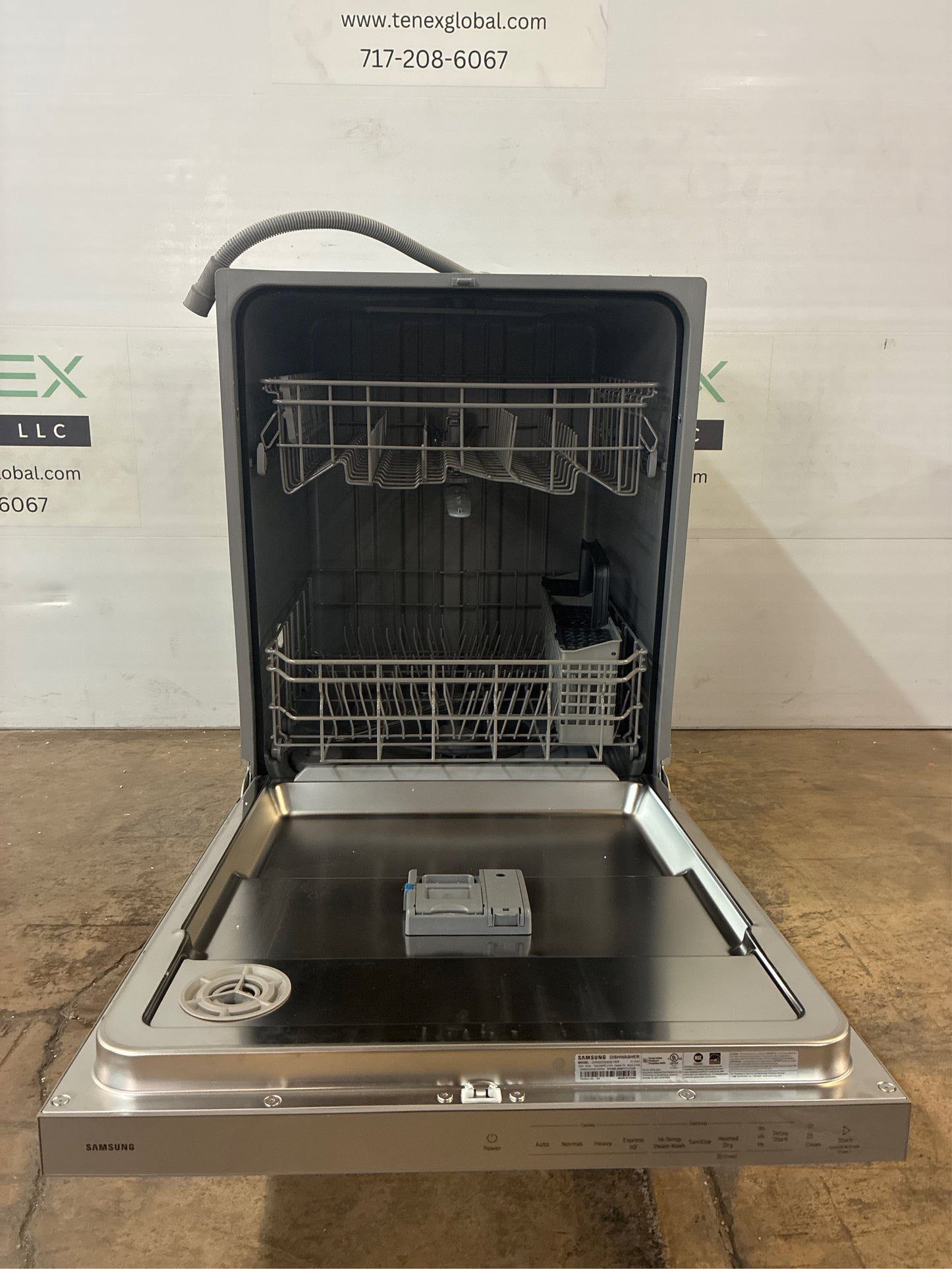 Samsung Fingerprint Resistant Dishwasher with Rack
