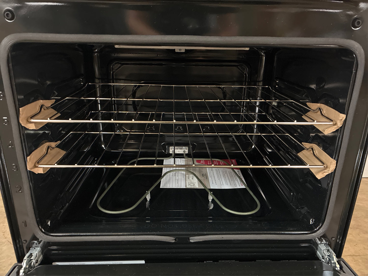 Frigidaire 30-in 5-Burner Range, Black