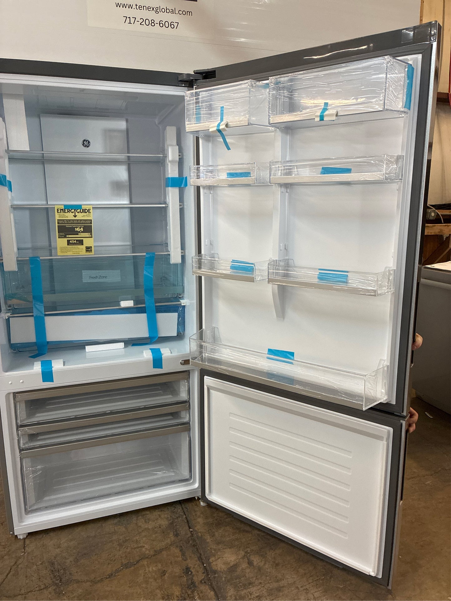GE 17.7-cu ft Counter-depth Bottom-Freezer Fridge