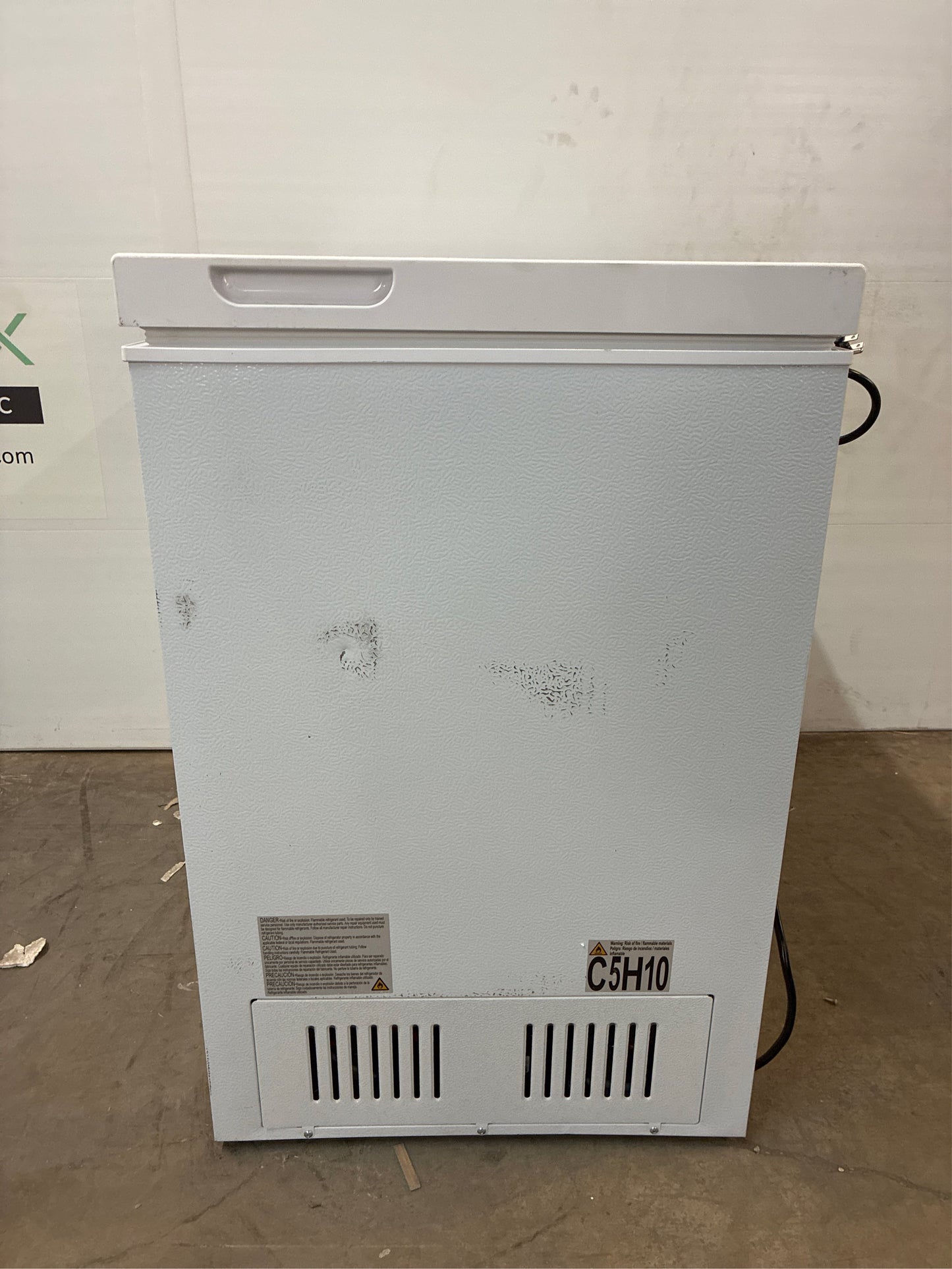 Vissani 7.0 cu ft Chest Freezer w LED White
