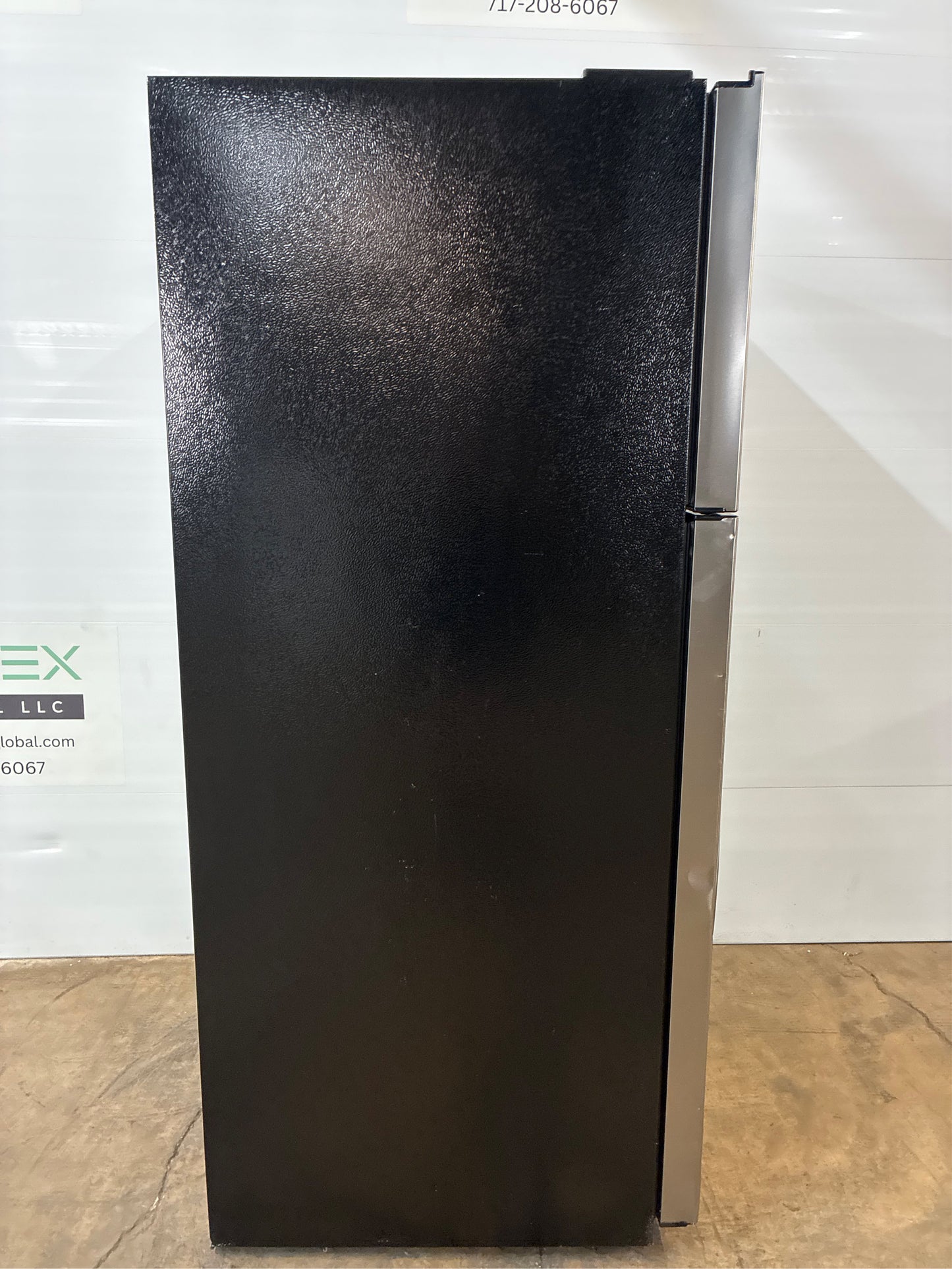 18 cu. ft. Top Freezer Refrigerator