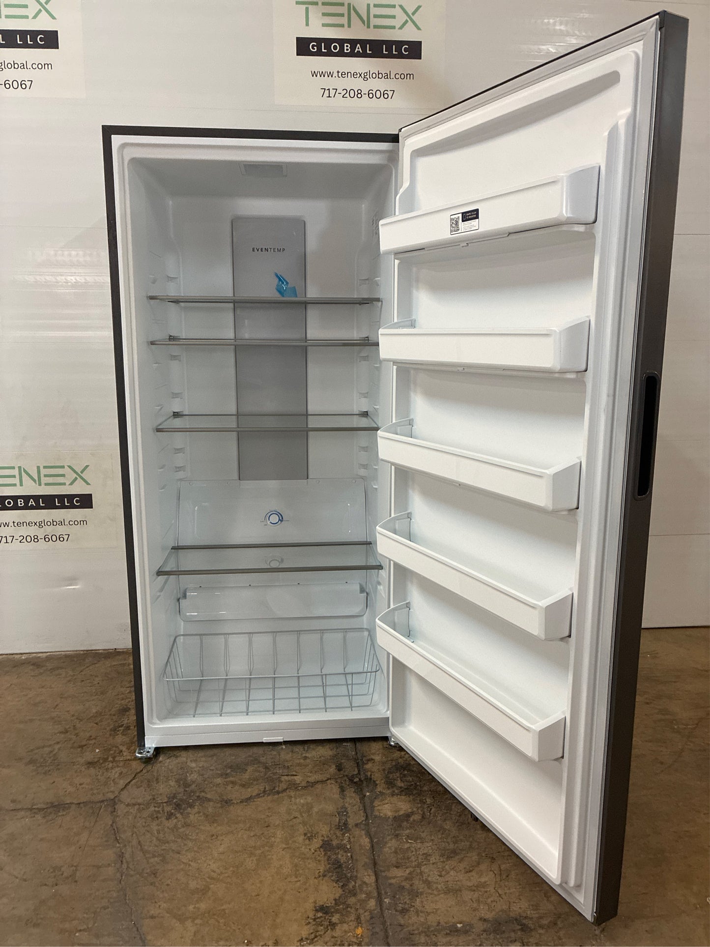 Frigidaire 32.6 in. Upright Freezer, 20 cu ft, Carbon