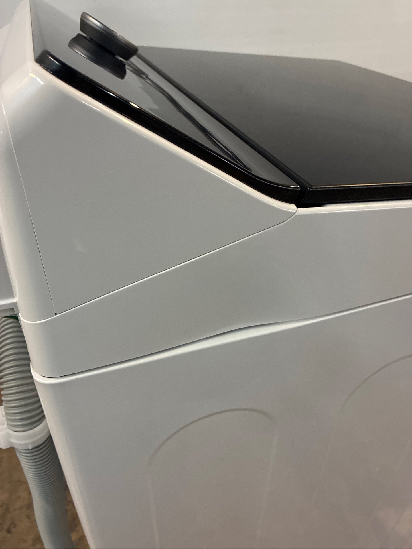 LG 5.5 cu. ft. SMART Top Load Washer - White