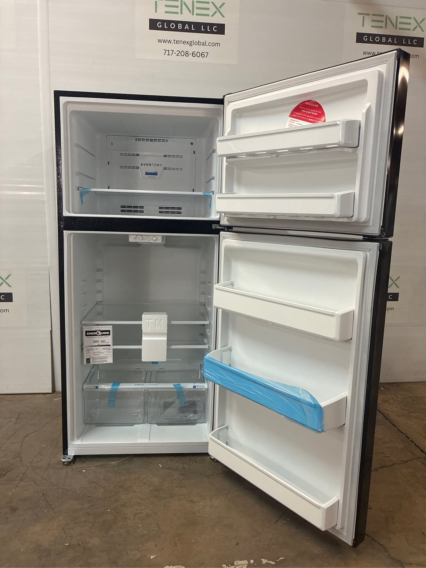Frigidaire 30 in. Top Freezer Refrigerator Black