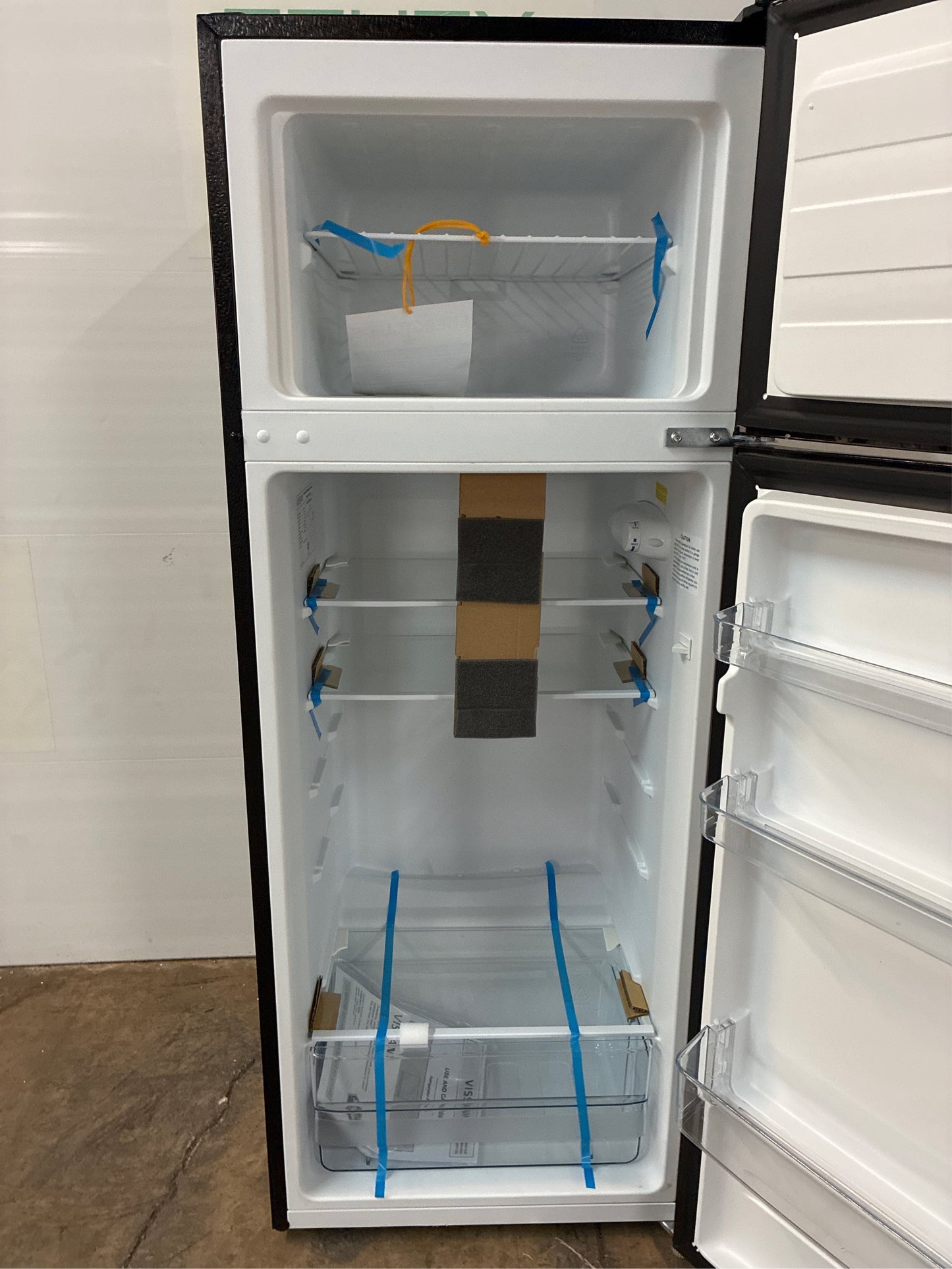 7.1 cu. ft. Top Freezer Refrigerator SS Look