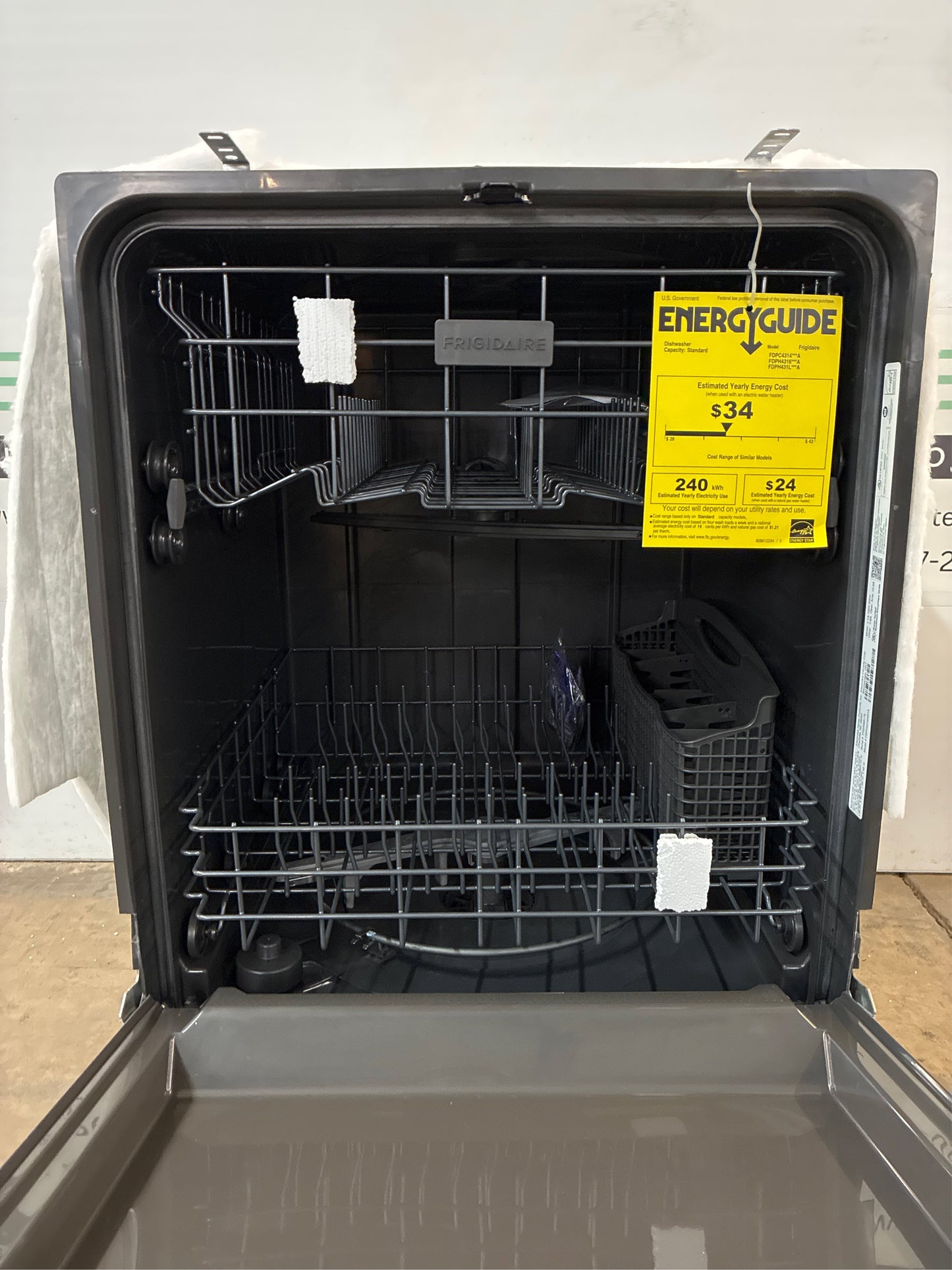 Frigidaire 24-in Top Control Dishwasher