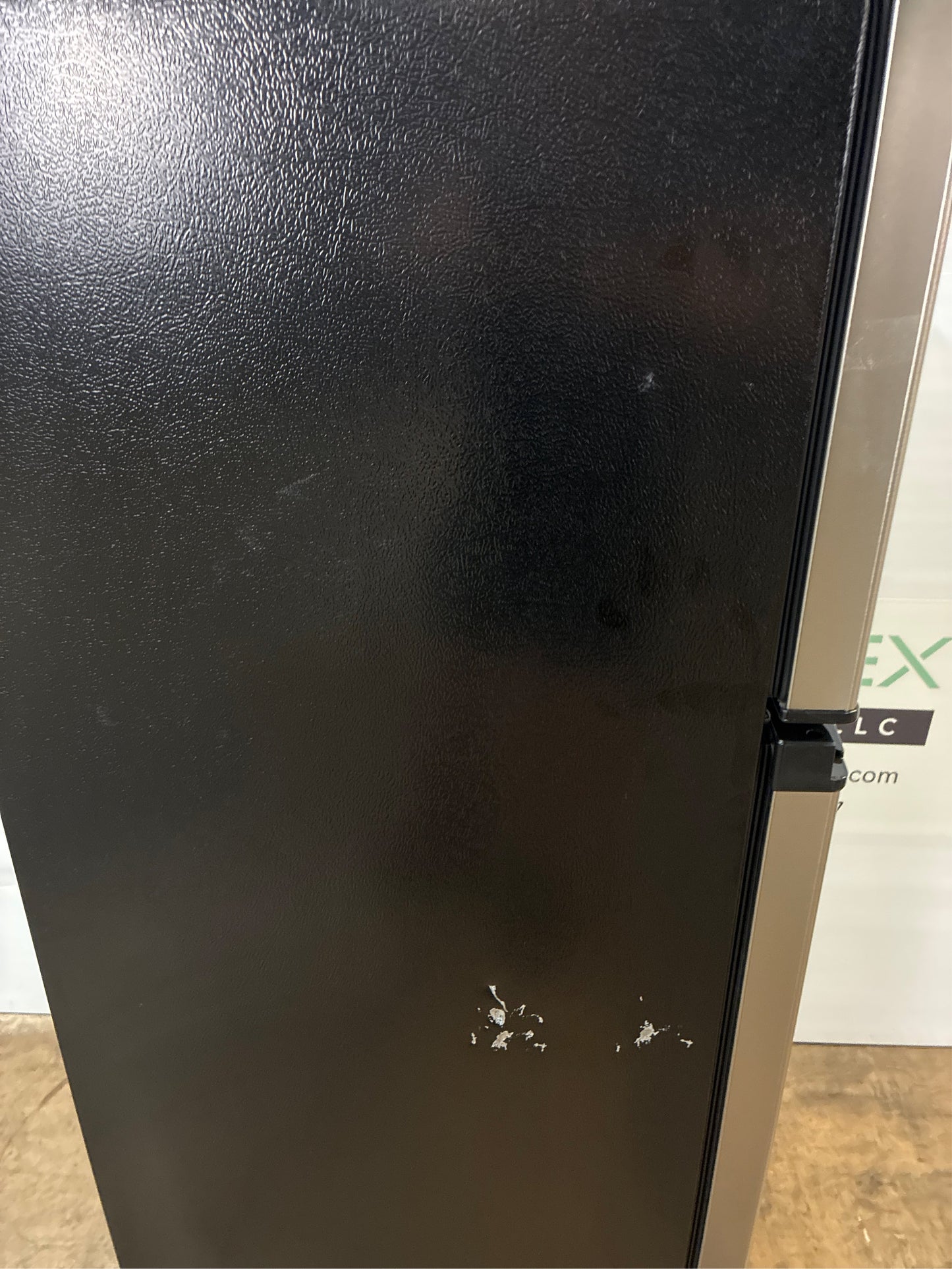 7.1 cu. ft. Top Freezer Refrigerator Stainless
