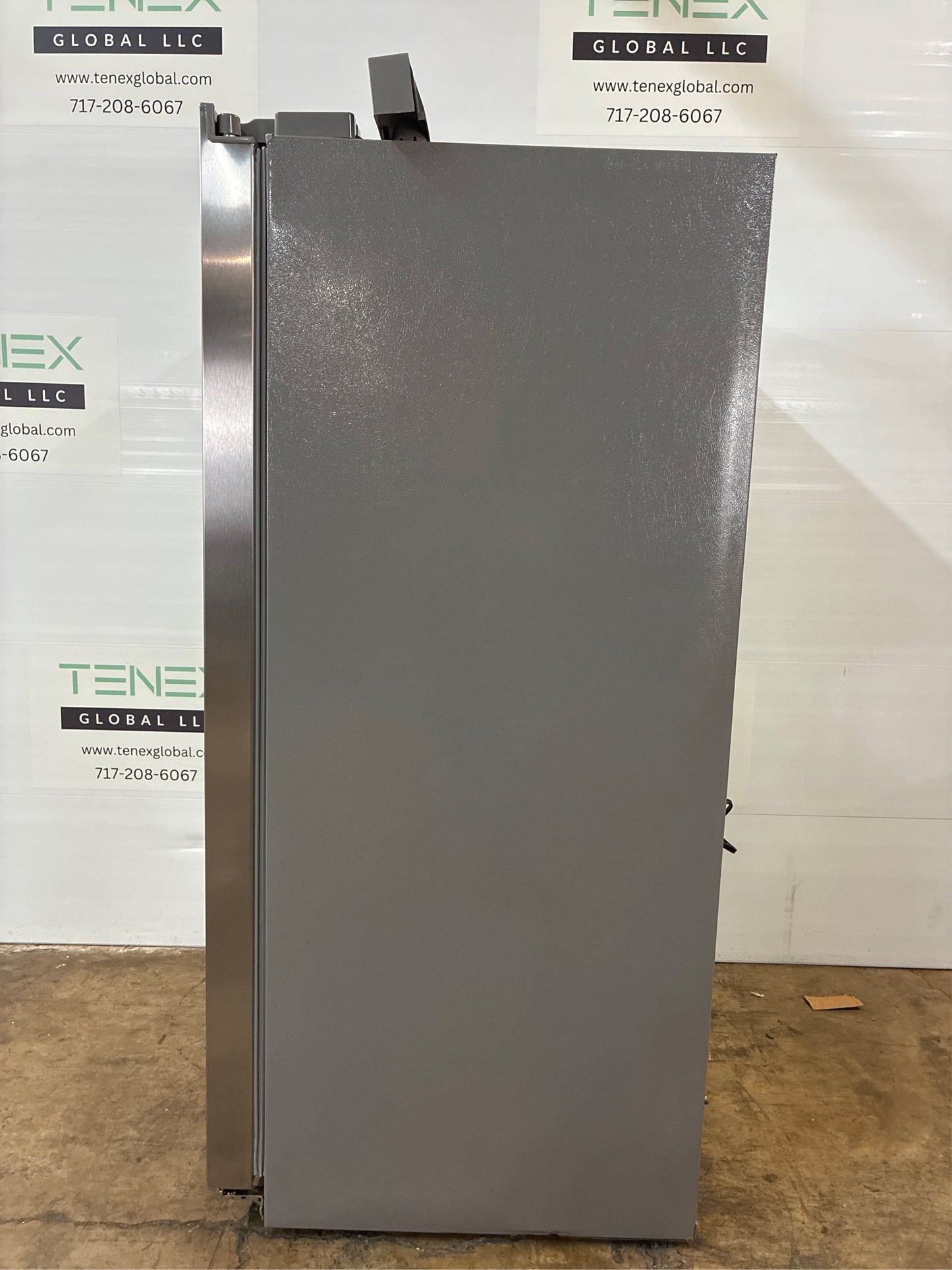 Frigidaire 22.3-cu ft Side-by-Side Fridge