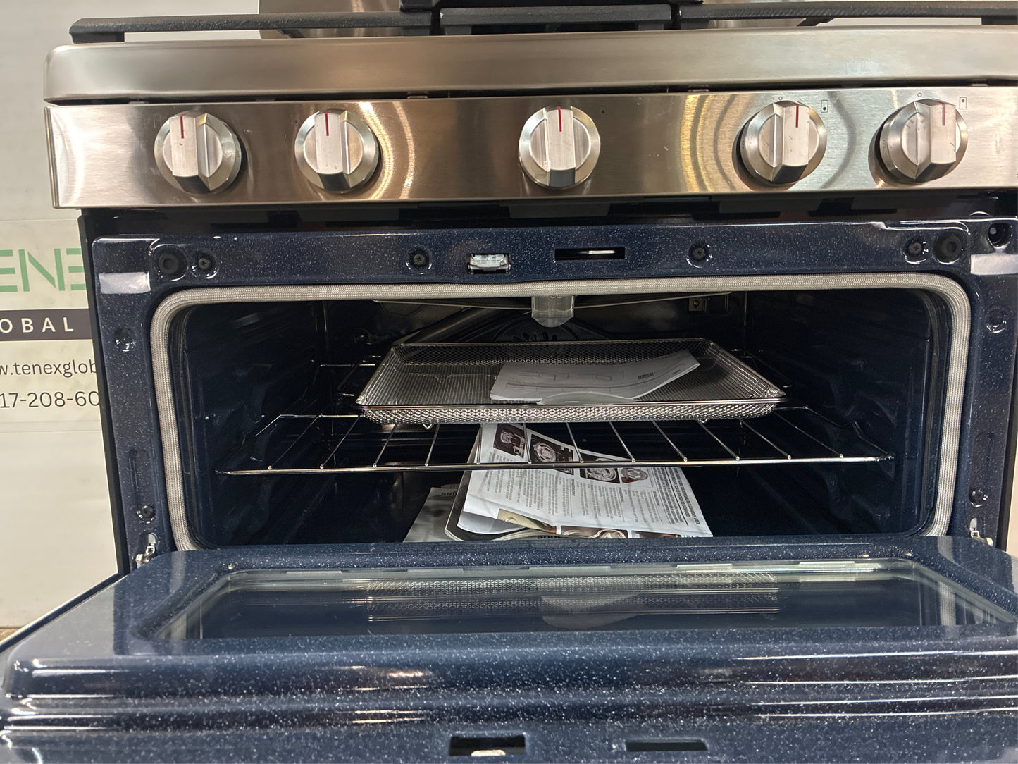 Samsung 6 cu ft 30" Gas Range with Air Fry