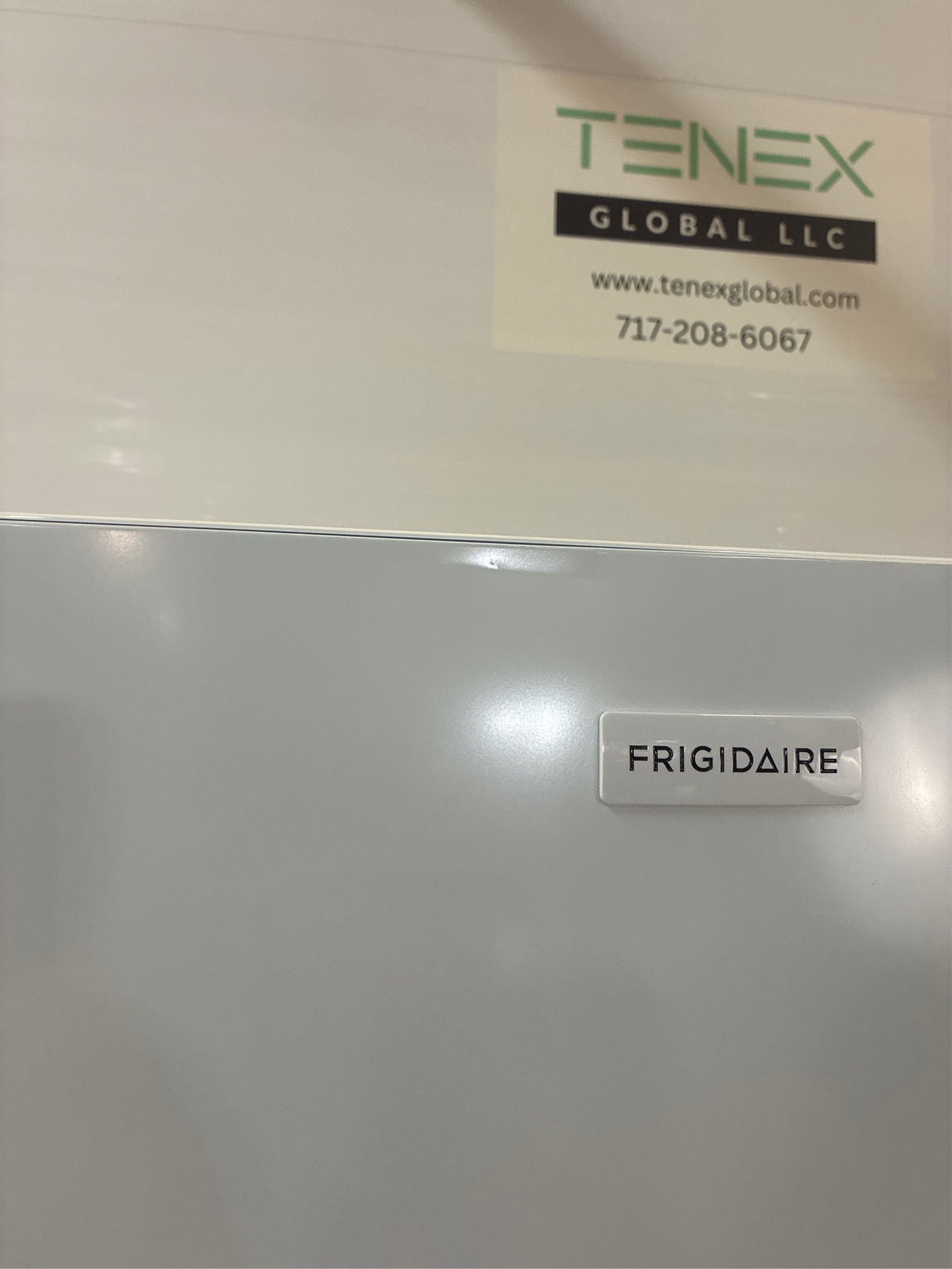 Frigidaire 27in 16.0 Cu. Ft. Top Freezer Refrigerator White