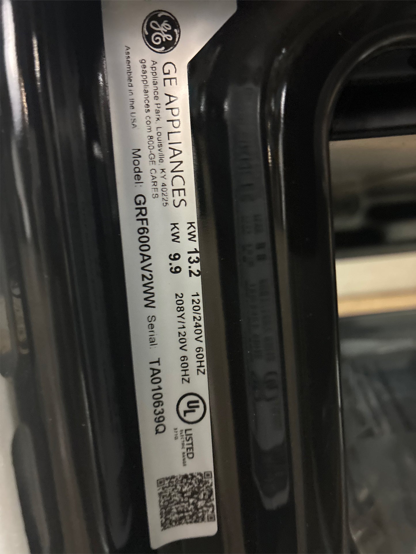 GE 30-in 5-Burner Smart Electric Range White