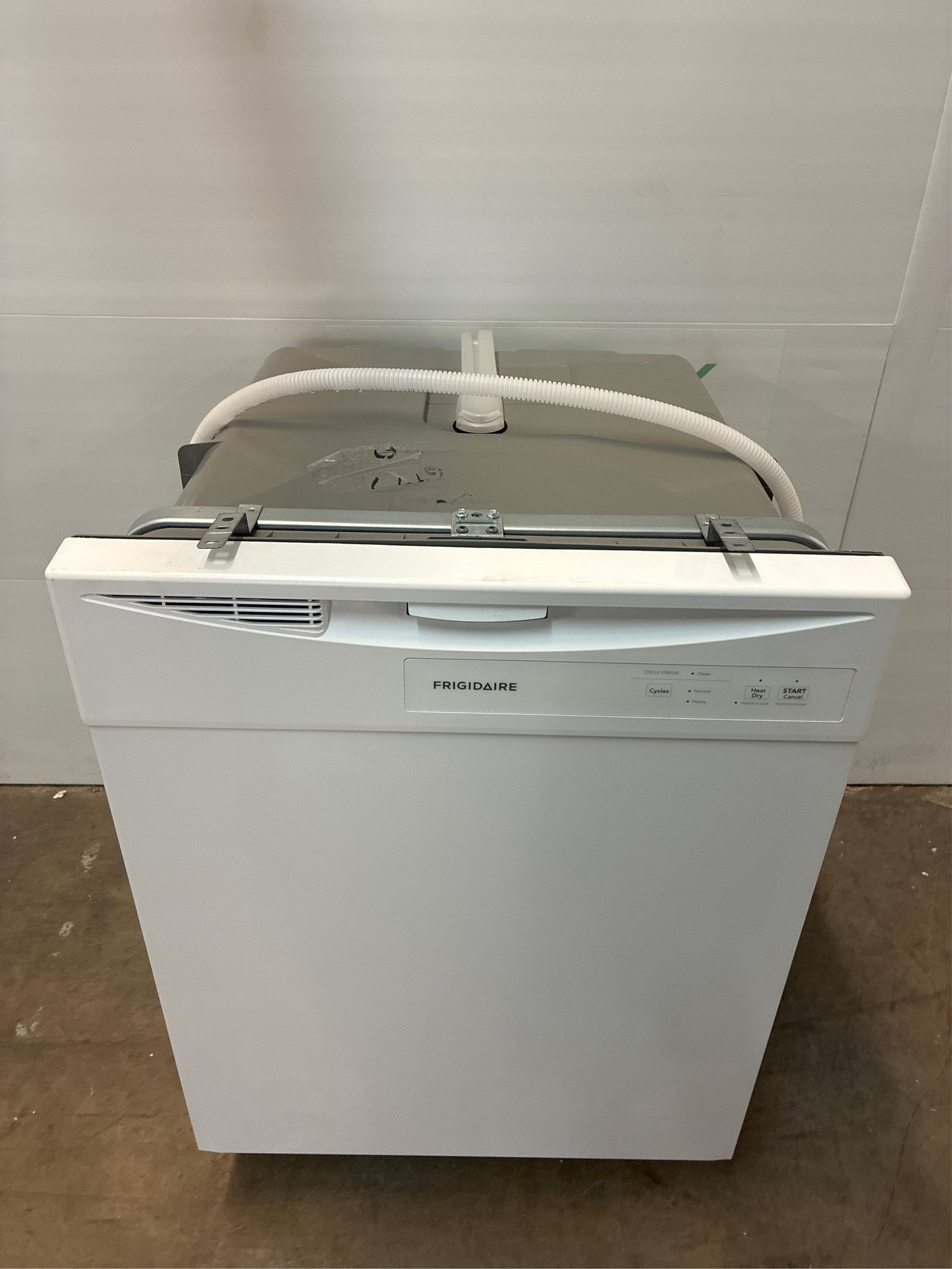 Frigidaire 24 in. White Front-Control Dishwasher