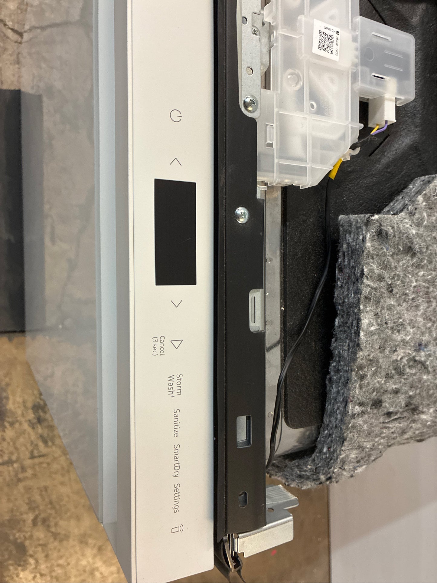 Samsung 24-in Built-in Dishwasher with Third Rack