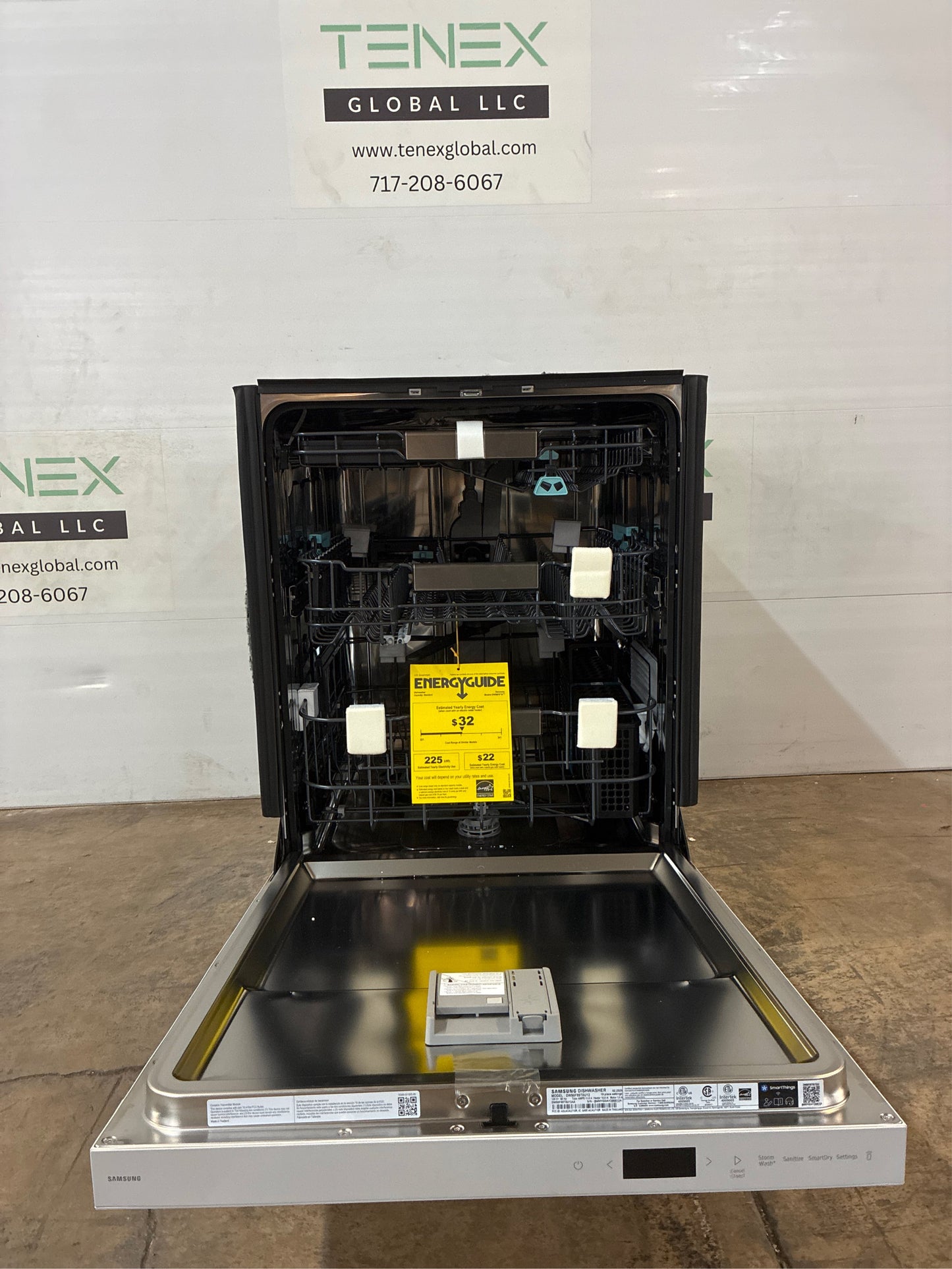 Samsung 24-in Built-in Dishwasher with Third Rack