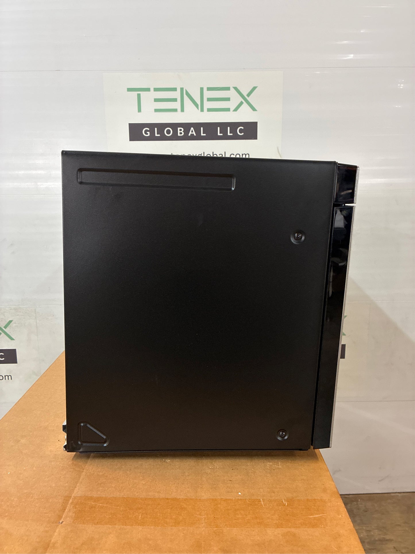 Samsung 1.6-cu ft 1000W OTR Microwave, SS