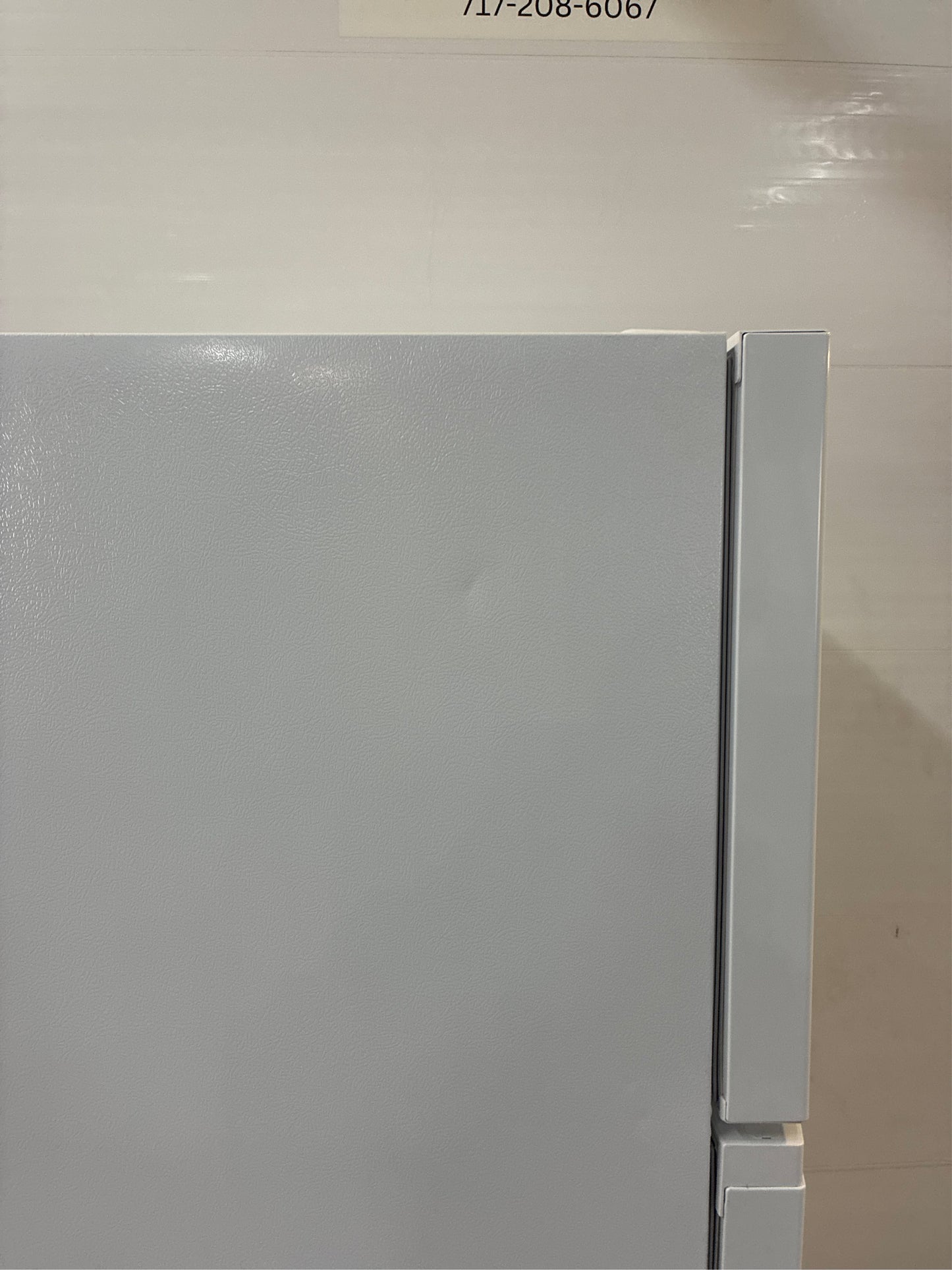 Frigidaire 27.6 in. 14 cu. ft. Top Freezer Refrigerator