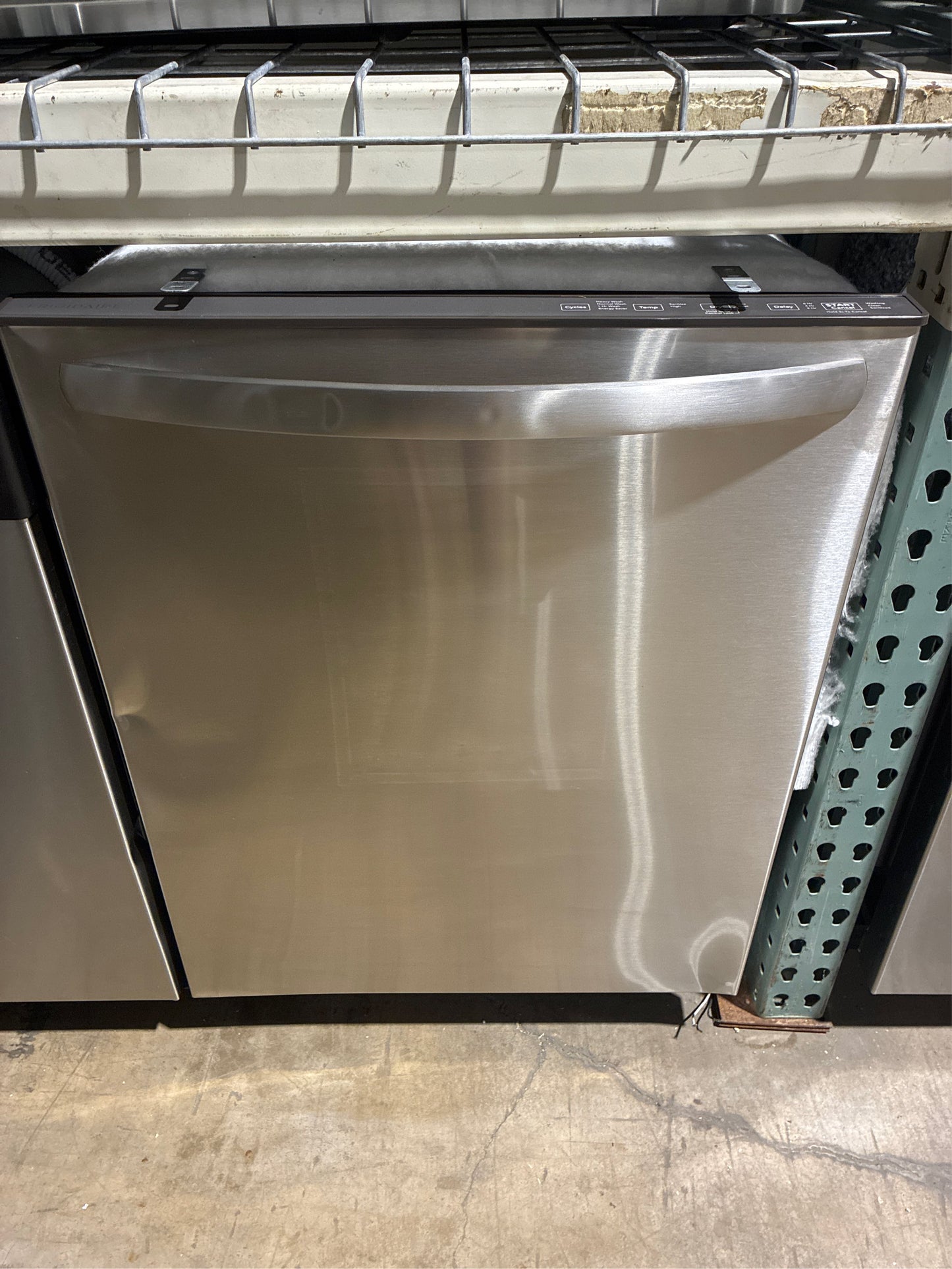 Frigidaire 24 in Top Control Dishwasher, Stainless