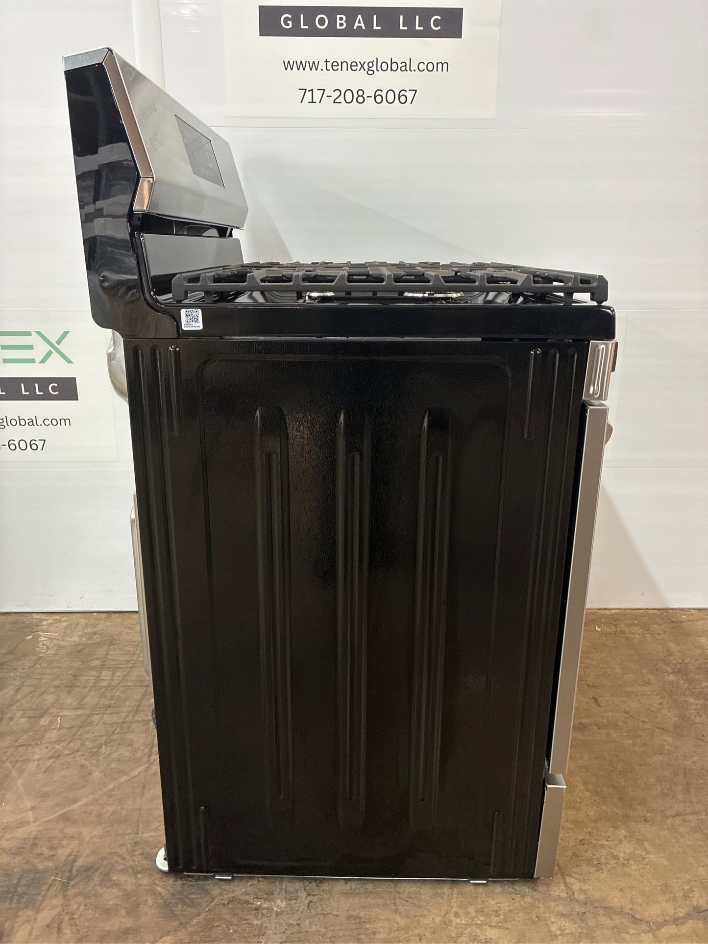 Frigidaire Gallery 30-in 5 Burners 5.1-cu ft Self & Steam Cleaning Air Fry Convection Oven Freestanding Natural Gas Range (Fingerprint Resistant Stainless Steel)