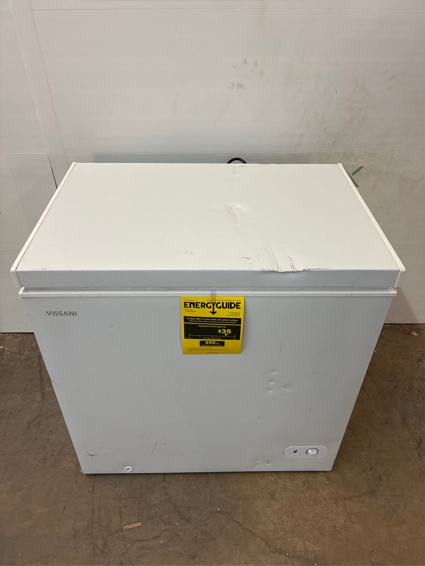 Vissani 7.0 cu ft Chest Freezer w LED White