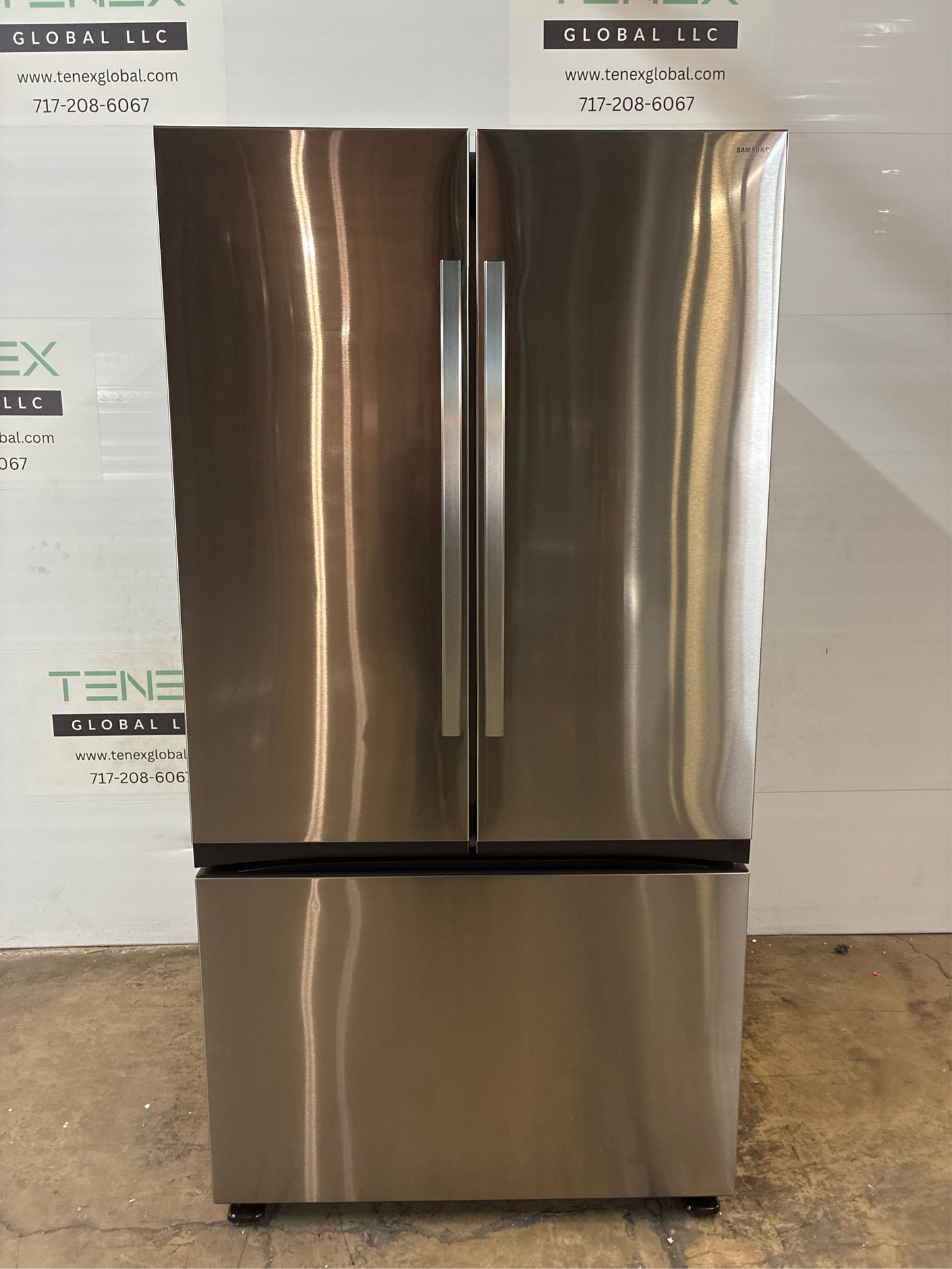 Samsung 32 cu. ft. French Door Refrigerator w Ice Maker SS
