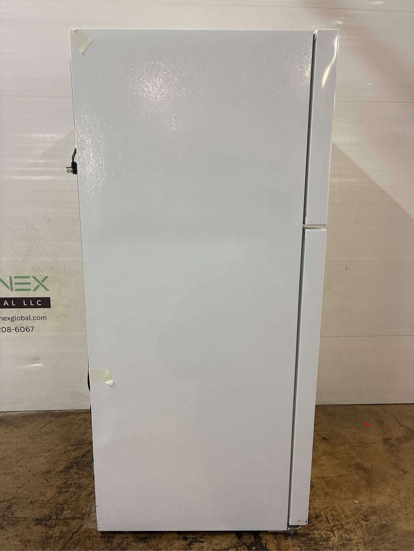 Frigidaire 29.6 in. 20 cu. ft. Top Freezer Refrigerator