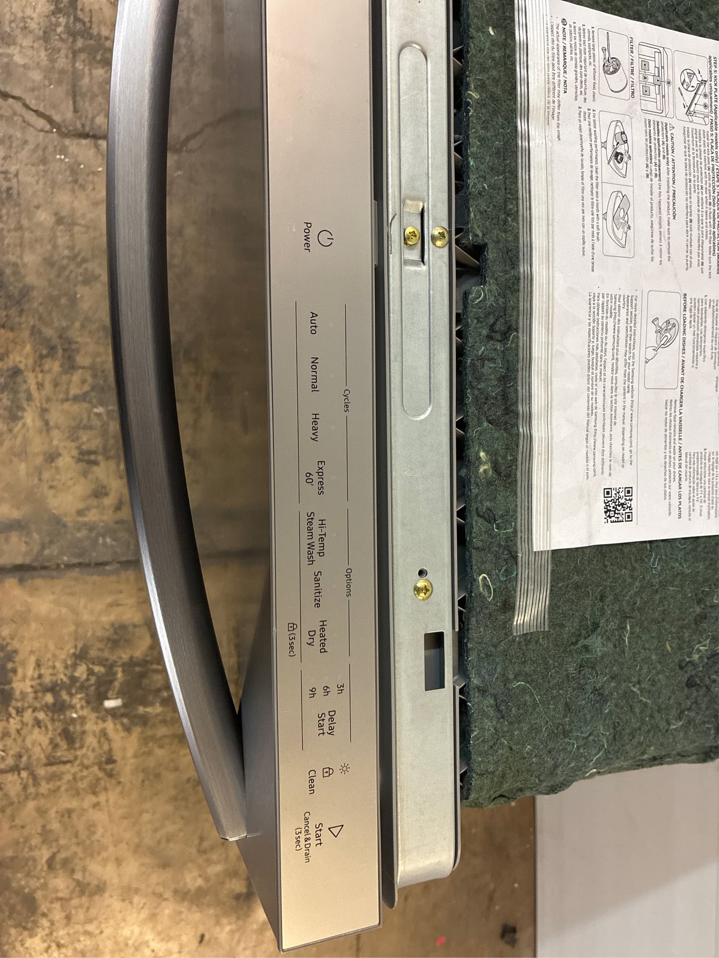 Samsung Fingerprint-Resistant Dishwasher with Rack