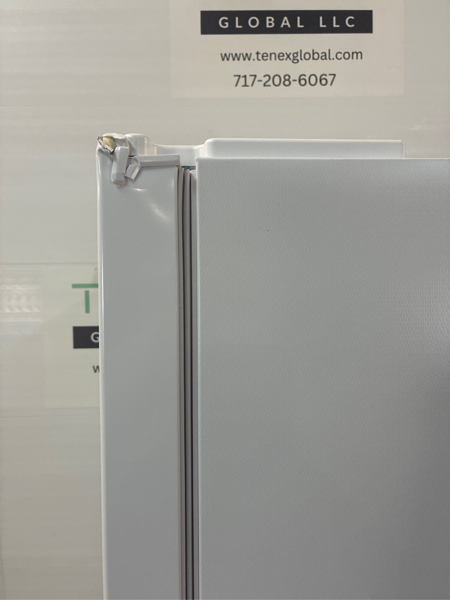 Frigidaire 17.6 cu ft Top Freezer Refrigerator, White
