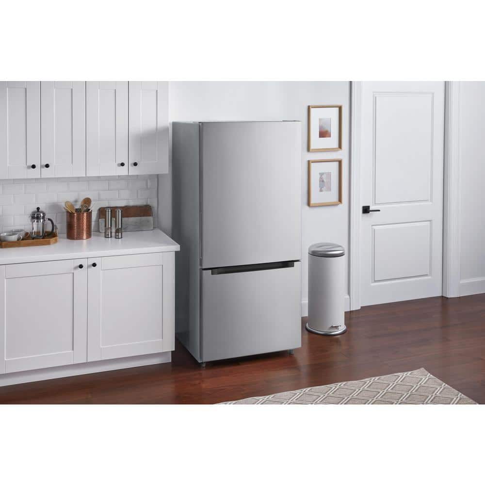 Vissani 18.7 cu. ft. Bottom Freezer Refrigerator